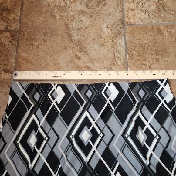 NYCC Skirt | Women’s Large | New with Tags | Stretch Blend - Picture 3 of 6